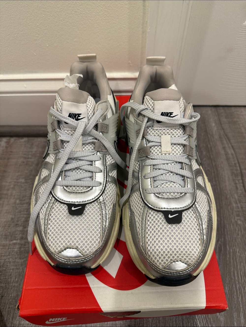 Nike Gray & Silver Mesh Athletic Sneakers